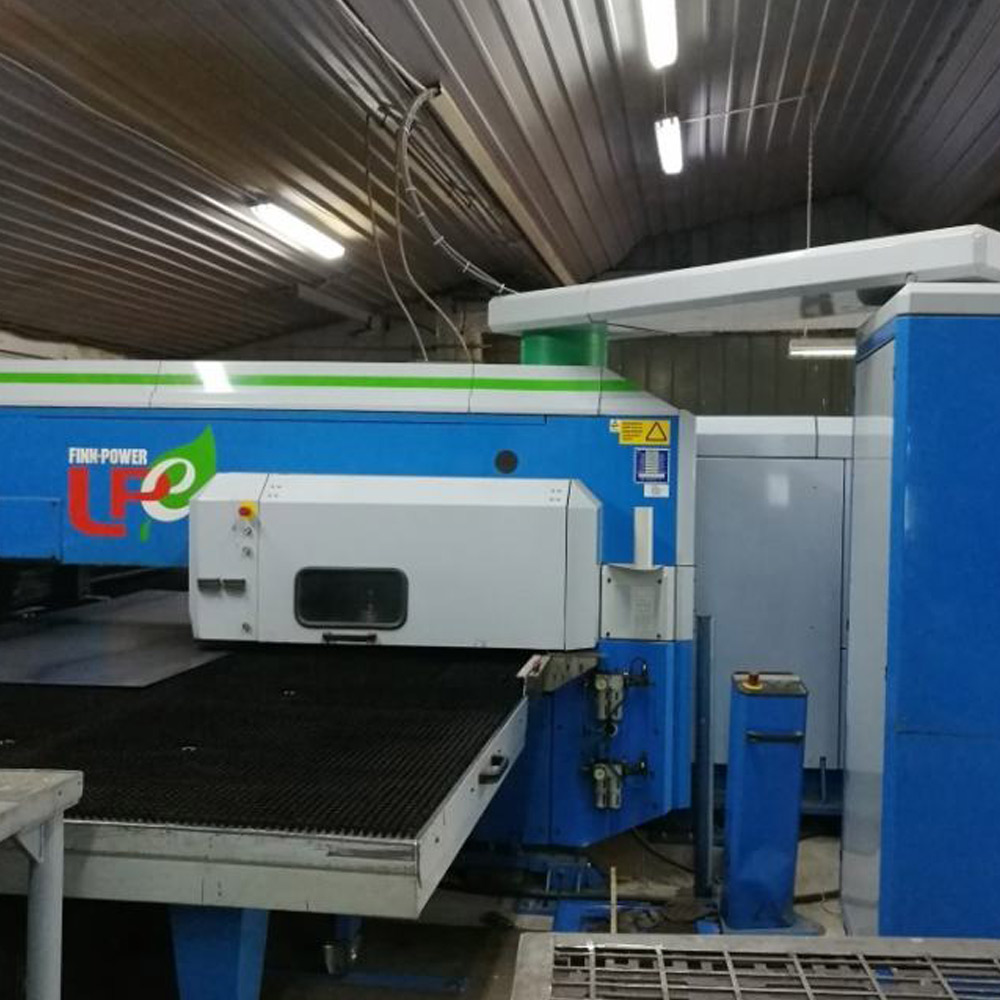 Kombinirani stroj FINN POWER LPe5 za rezanje i probijanje